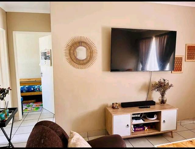 2 BEDROOM HOUSE FOR SALE IN DAWN PARK EXT